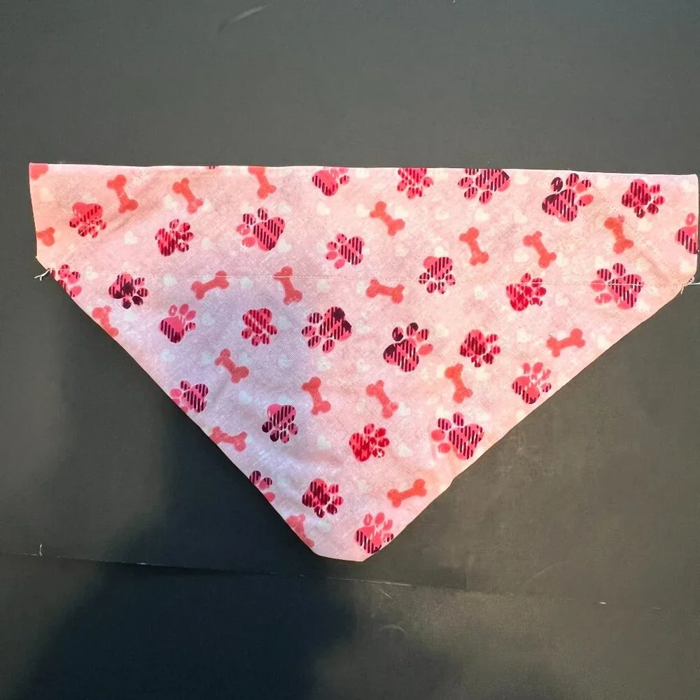 Dog/Cat Bandanas Over the Collar Bundle of 4‎ Small/Medium NWOT